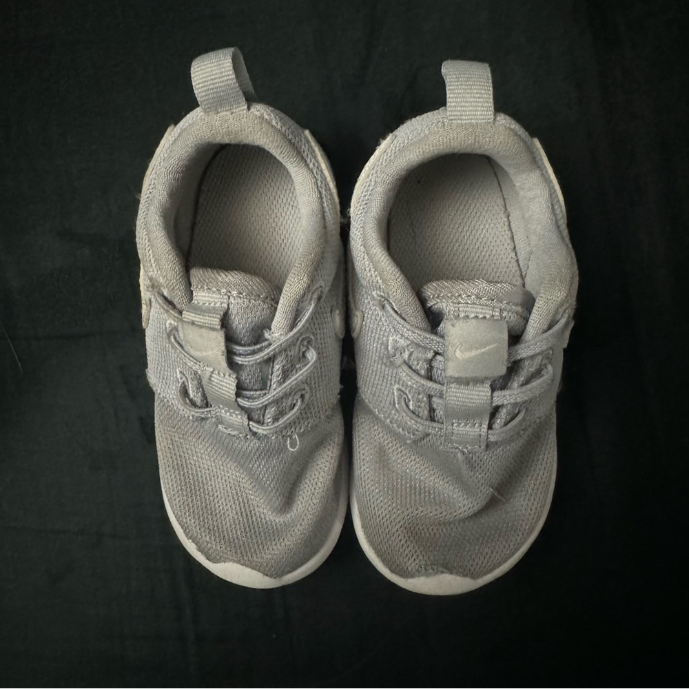 Kids Nike Roshe Run Sneakers